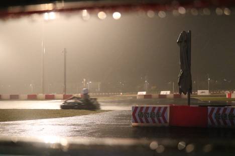 凌晨四点下大雨